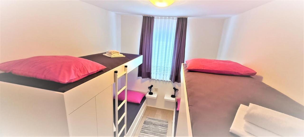 Guest House Jasna Новаля Екстериор снимка
