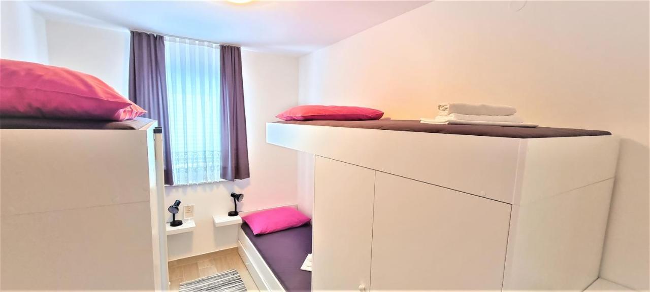 Guest House Jasna Новаля Екстериор снимка